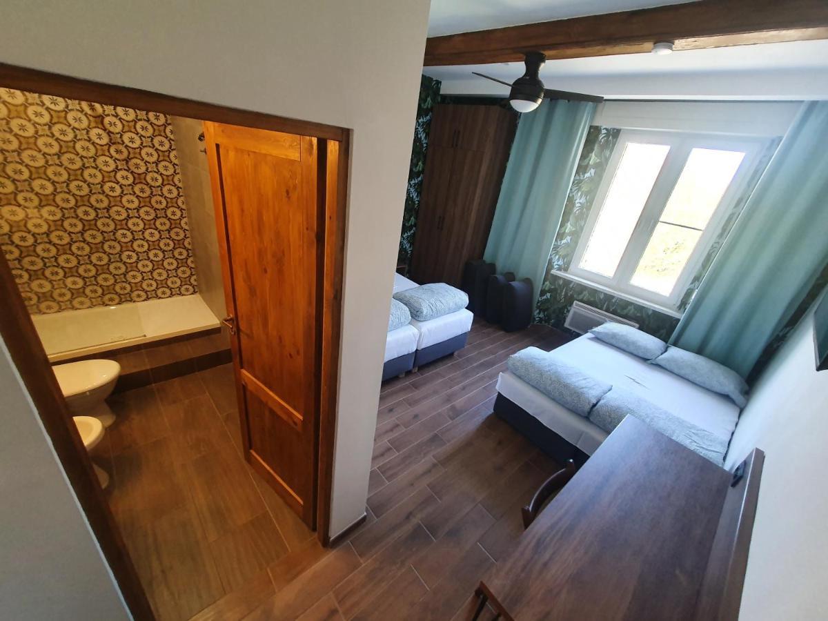 Luxurio Rooms With Baths Livorno Exterior foto